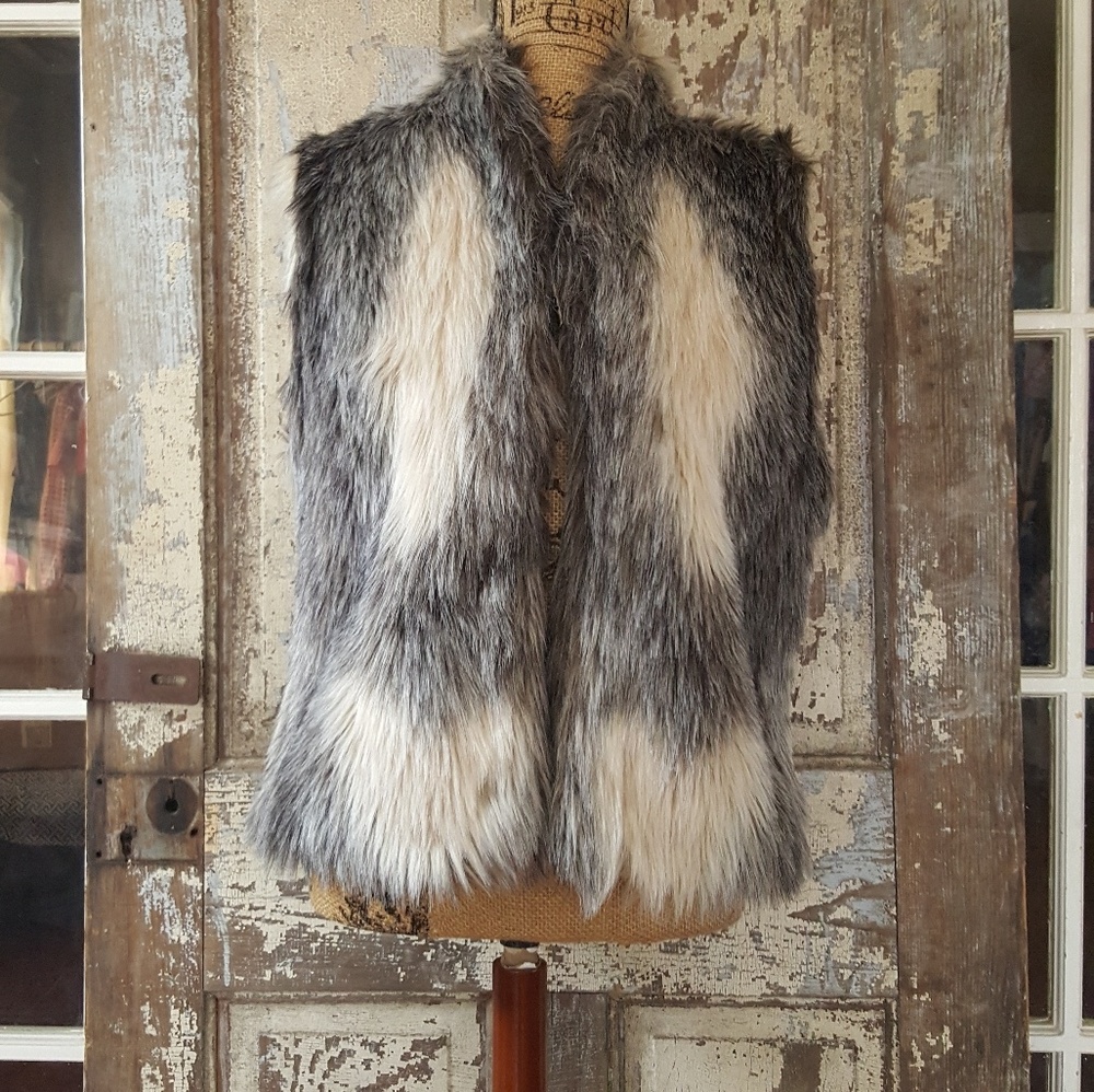 Faux fur vest medium